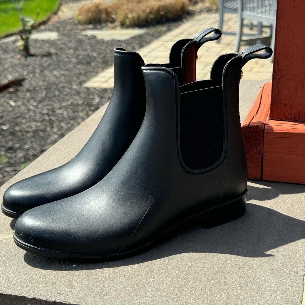 Black Chelsea Boots